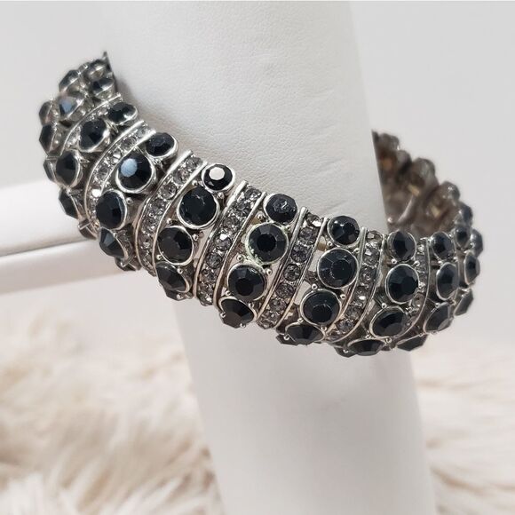 𝅺EUC domed black jeweled and faux diamond stretchy bracelet - Picture 1 of 9